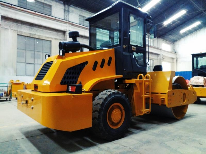 LG606H單鋼輪振動單驅全液壓壓路機_6噸壓路機-6噸壓路機-洛陽冠道機械有限公司 6噸壓路機