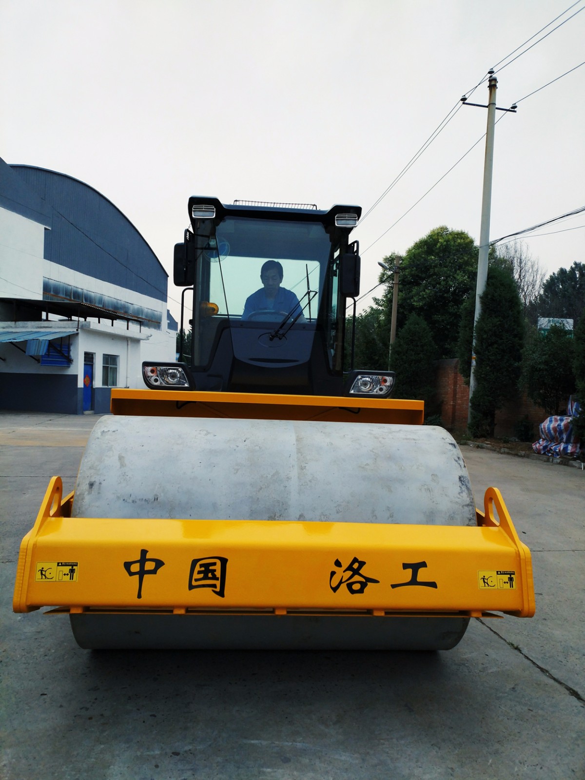 LG610H單鋼輪振動單驅全液壓壓路機_10噸壓路機-10噸壓路機-洛陽冠道機械有限公司 洛陽壓路機