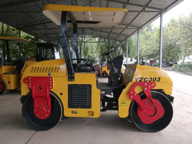 YZC303型3噸壓路機